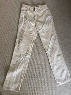 Women’s Straight Leg Jeans in Cream with Stitch Detail